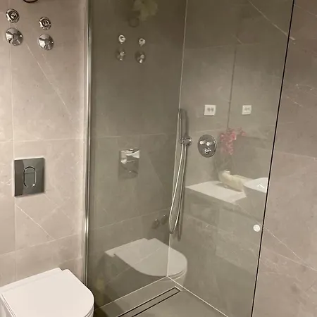 & Apartmán *