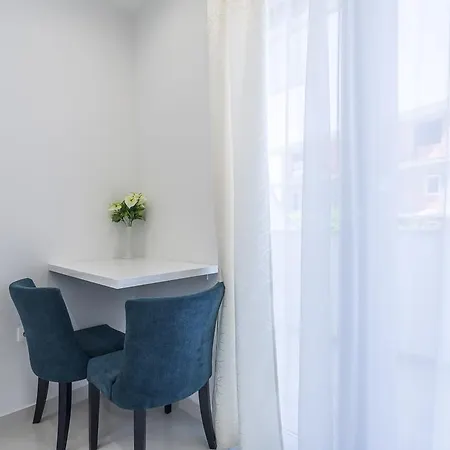 & Apartmán *