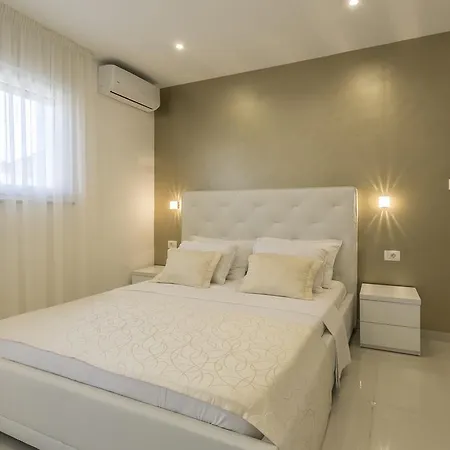 아파트 & 스플리트